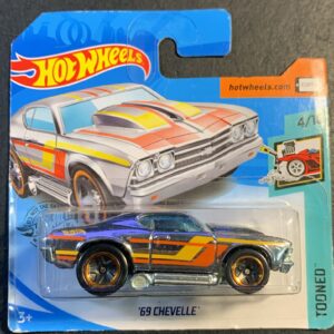 Lot 121 - Hotwheels 69 Chevelle