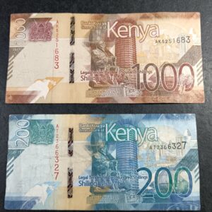 Lot 11 - Kenia shillings