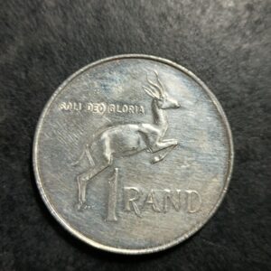 Lot 36 - Silver 1966 R1