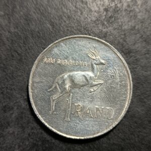 Lot 37 - Silver 1966 R1