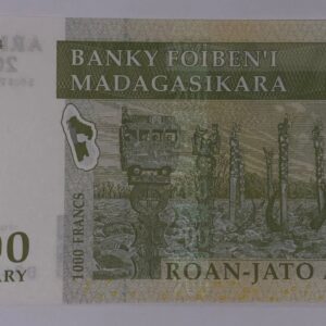 Lot 58 - Madagascar 200 Aviary