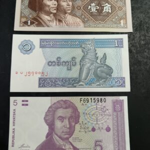 Lot 22 - 3 x mixed notes