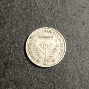 Lot 100 - 1948 silver 3 pence
